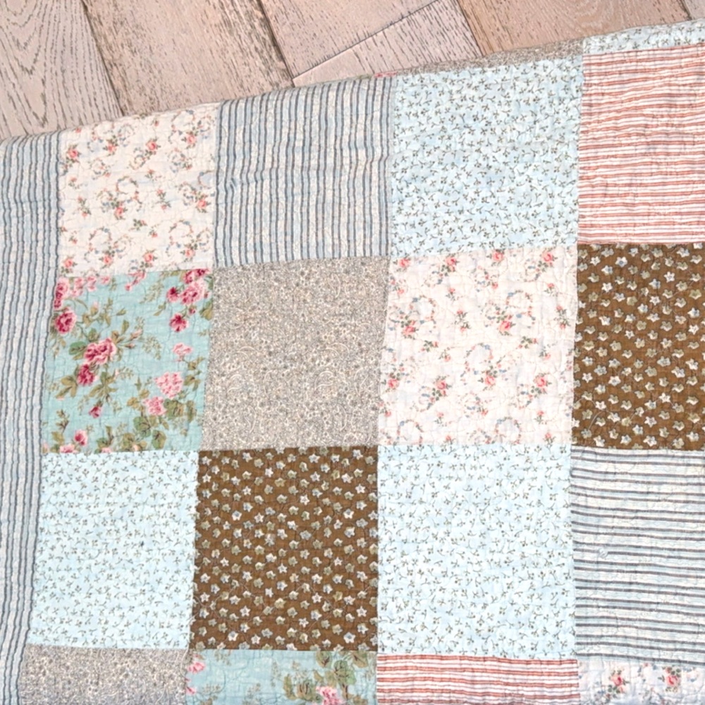 Vintage Floral shabby heirloom cottage Patchwork Quilt robin’s egg, pink,  brown - Picture 2 of 13